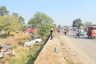 ऑटो के ब्रेक लेते ही पीछे से आ रही कार भिड़ी दुर्घटना में पांच लोगों की मृत्यु और छह घायल 