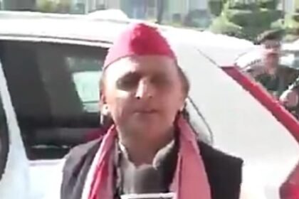 मिल्कीपुर उपचुनाव पर अखिलेश यादव का तीखा बयान, चुनाव आयोग पर कसा तंज... देखें Video