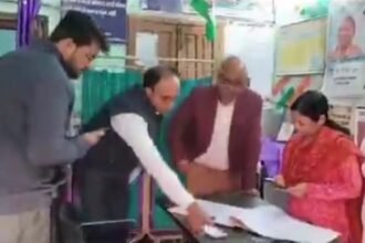 कानपुर में डॉक्टर ने कागजों में ही कर दिया 25 मरीजों का इलाज, डीएम की जाँच में हुआ खुलासा... देखें Video