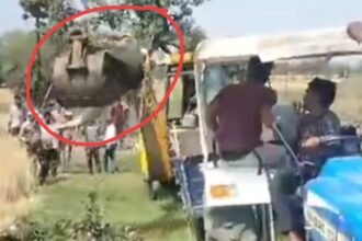 जेसीबी के पंजों से उठाया गया मगरमच्छ, वन विभाग की लापरवाही पर गुस्सा... देखें Video