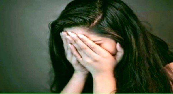 युवती को ब्लैकमेल,सोशल मीडिया व्हाट्सएप पर वीडियो फोटो मैसेज से धमकी शादी की तो छोड़ेंगे नहीं