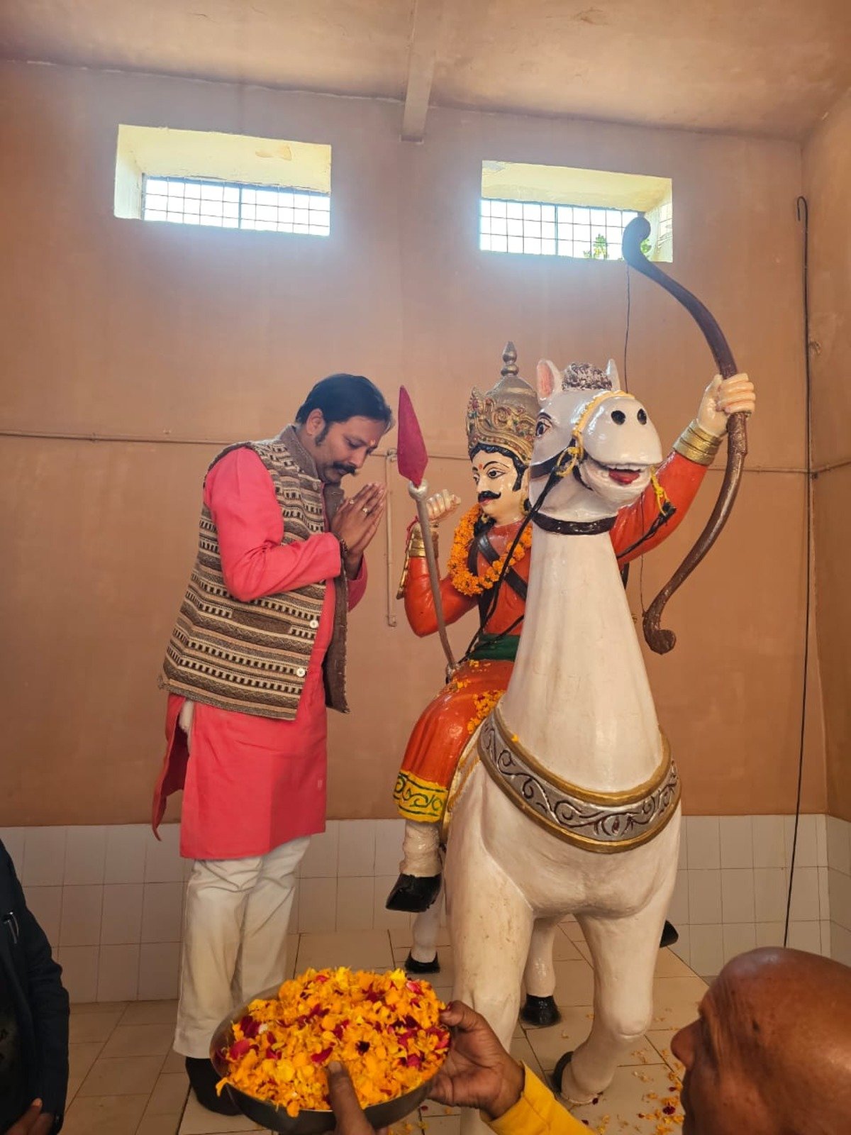 The Hindus of the country will have to learn from history and join the nation, otherwise it will not take long for the nation to disintegrate - Yashvendra Vikram Singh